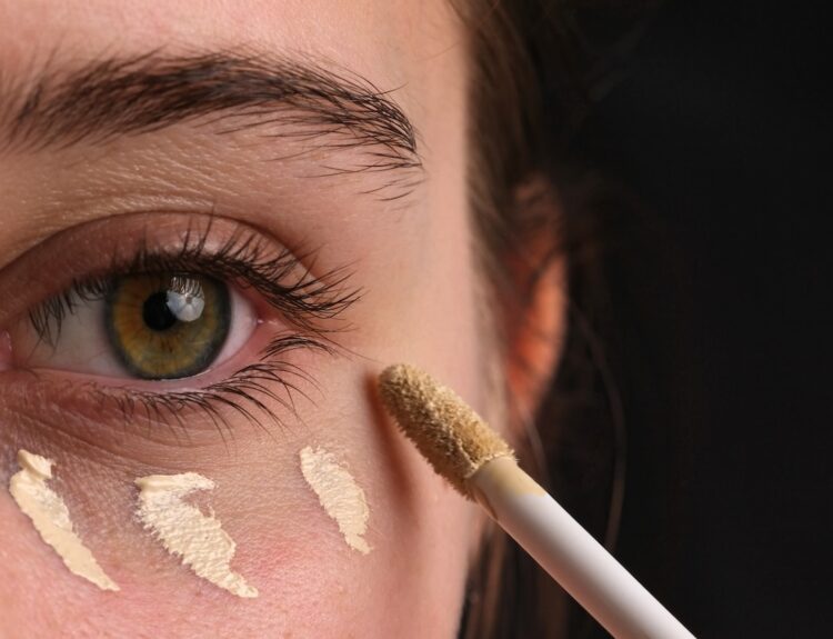 Brilla este San Valentín: 5 trucos de maquillaje a prueba de citas y el corrector como aliado infalible